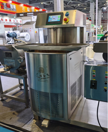 25-60L Chocolate Tempering Machine 2