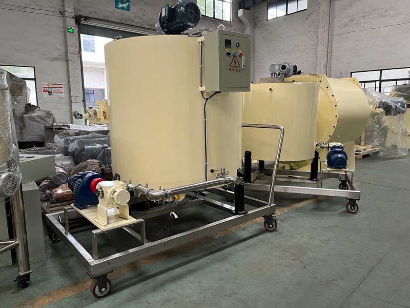 Customized Chocolate Storage Tank with chocolate pump and pipes 2